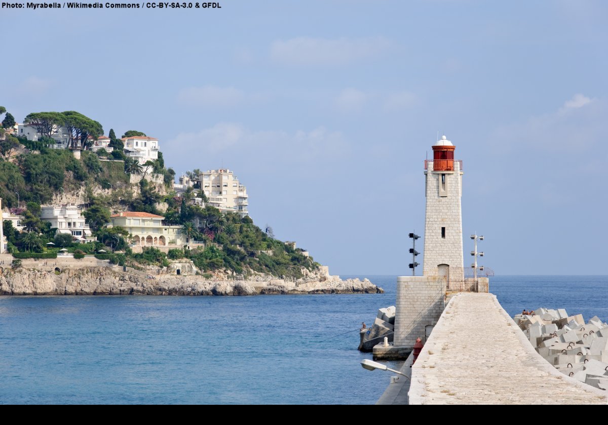 Could not resist "borrowing" this picture of the marvellous lighthouse in Nice.