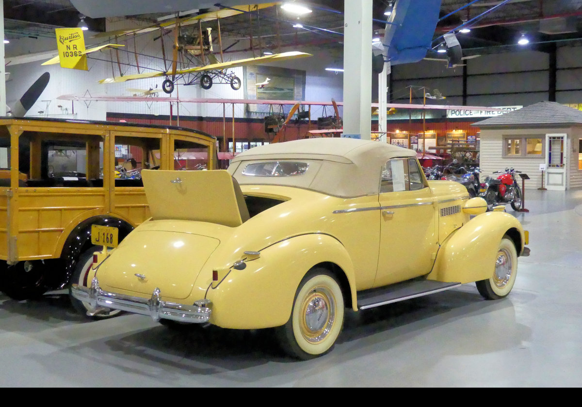 The 1937 Buick Model 46C Special again.  Click the image to see a closeup of the dickey seat.
