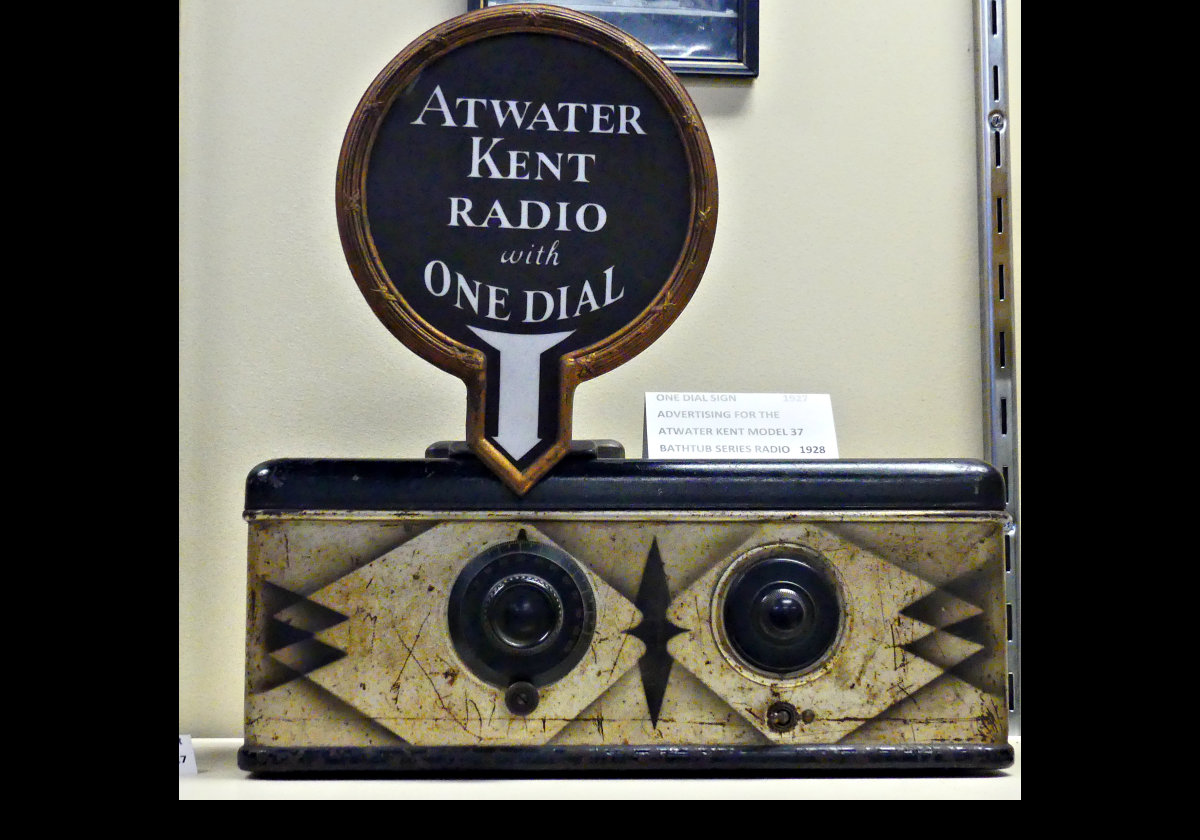 Atwater Kent Model 37 Radio, made in 1928, with the matching Type E Loudspeaker.