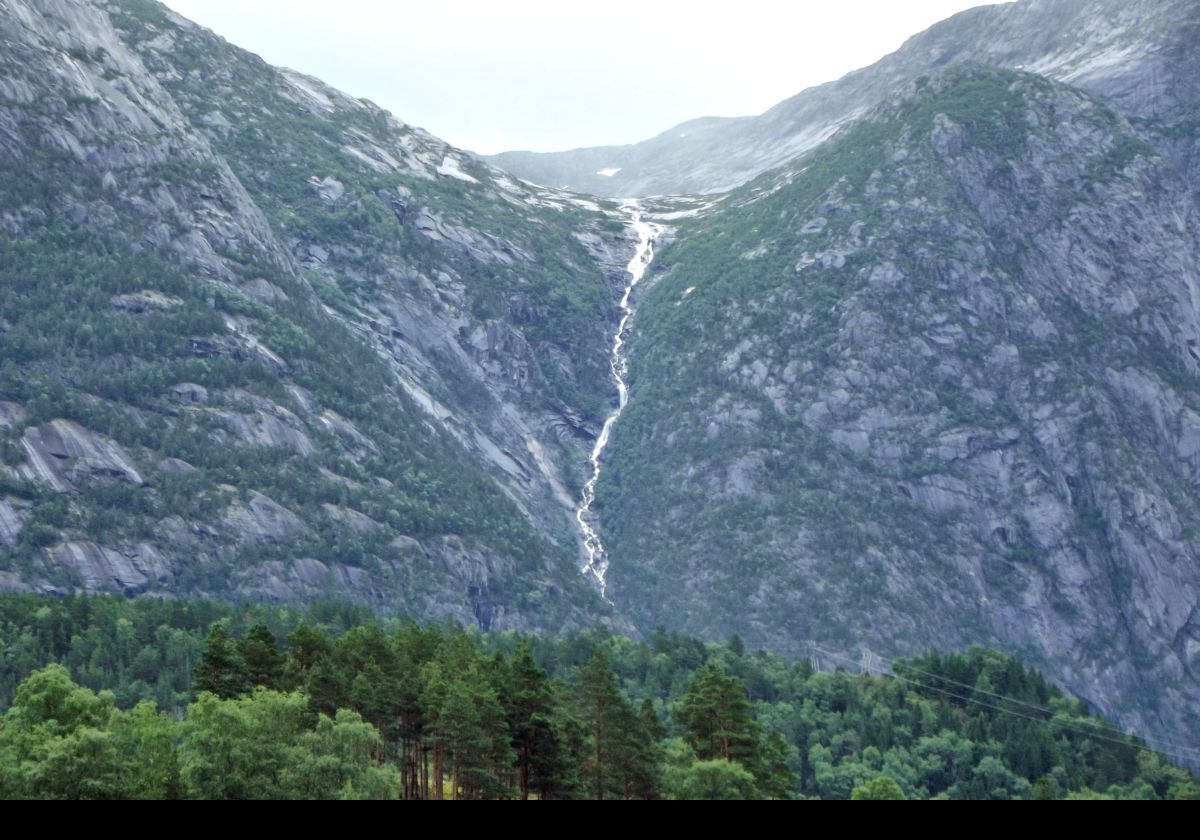The mountains surrounding Eidfjord.