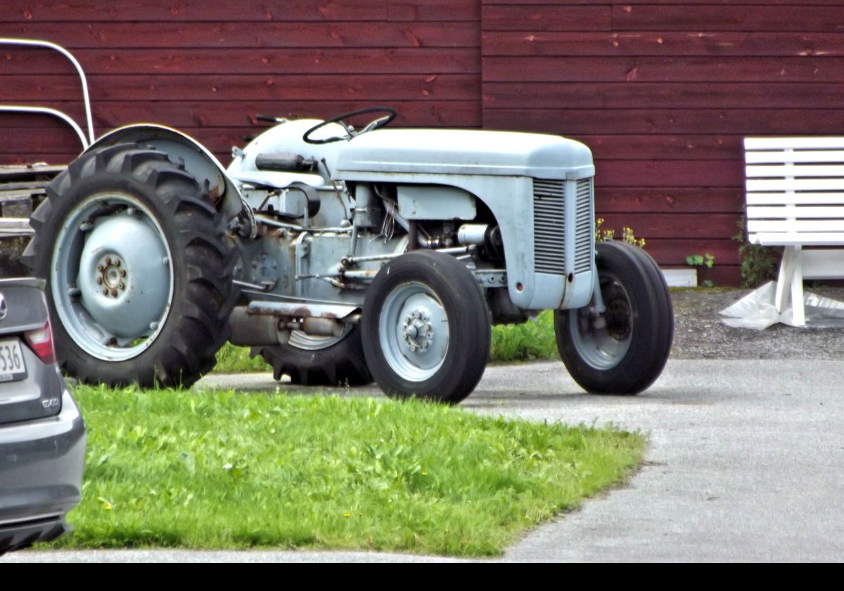 A lovely old tractor.