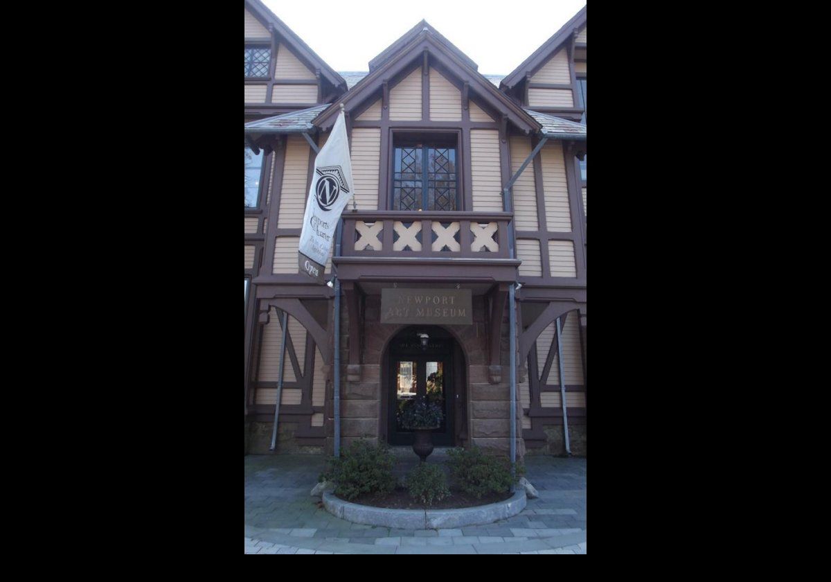 They also have special exhibitions dedicated, mainly, to local artists.  When we visited, there was an exhibition of hand made rugs from local artist Meg Little.  This picture shows the main entrance.  